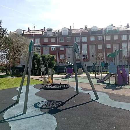 Mariposas , 3 * El Astillero