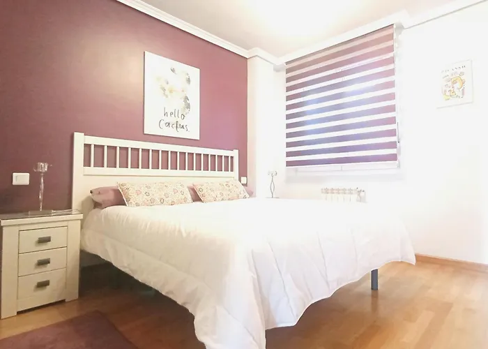 Mariposas , 3 * El Astillero